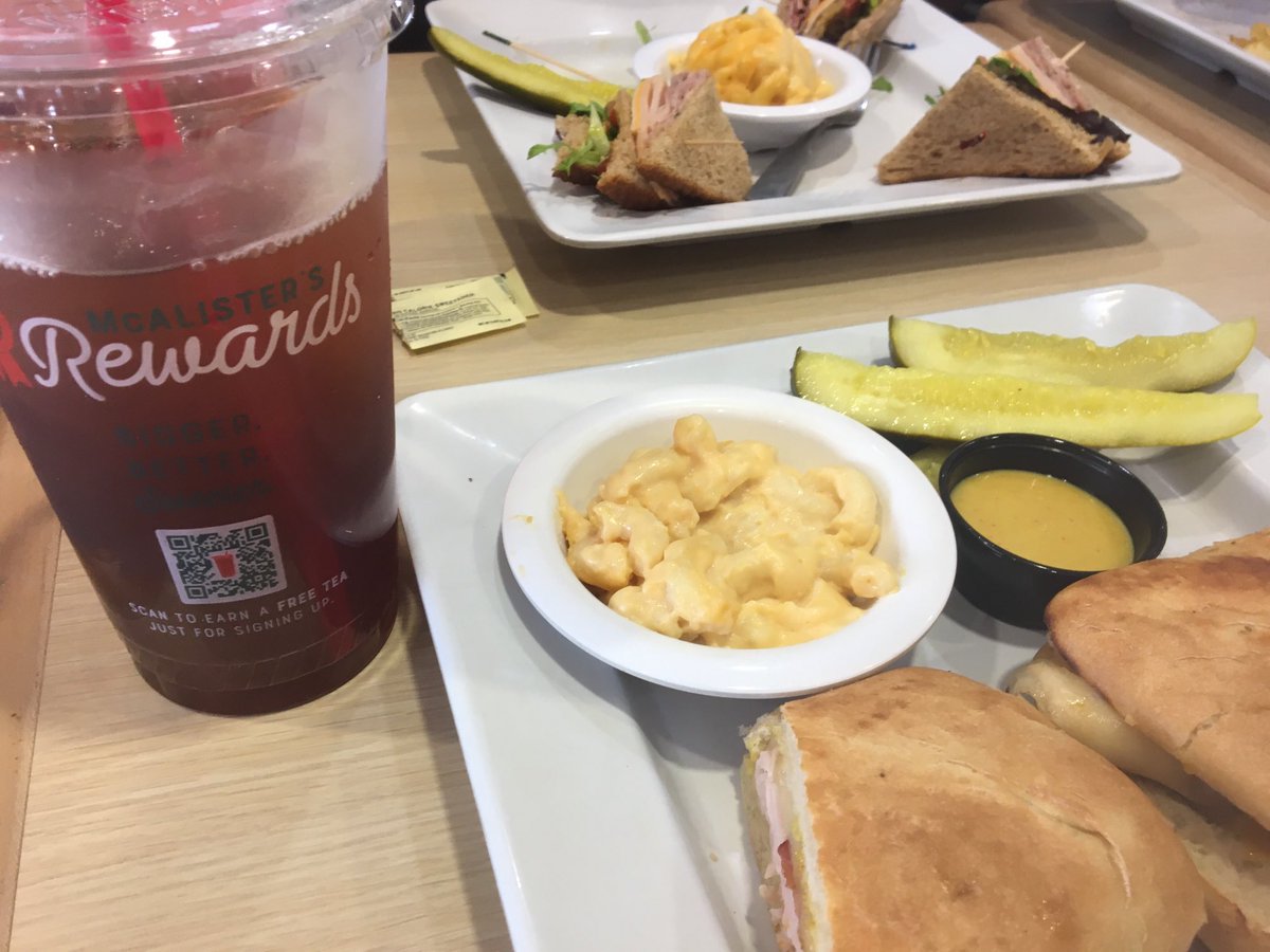 alexmorristn's tweet photo. The south’s original energy drink #teafreak ⁦@McAlistersDeli⁩ https://t.co/BUdUXJenPR