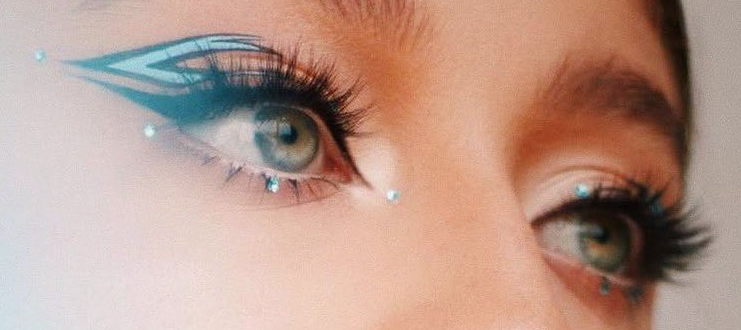 cloudysbrina's tweet photo. Glitter era ✨ @karolsevilla https://t.co/7rGsBFjZaA