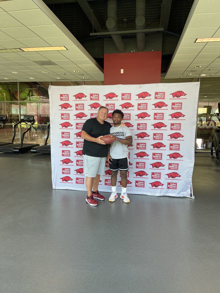 goathopkins10's tweet photo. Want to thank the Arkansas Razorbacks for allowing me to come to their camp and show my talent.. had an amazing time and the coaches showed nothing but loved❤️#WPS🐗@RazorbackFB @CoachSamPittman @FBCoachJSmith @Willkennedy1010 @mvolarvich @HSU_CoachE https://t.co/LBYnOd3sxy