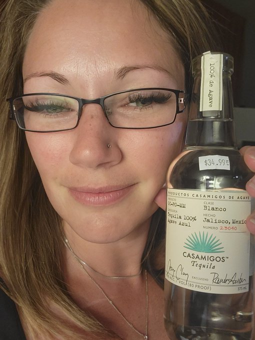 I Love tequila ❤️❤️❤️ https://t.co/FVLN7CwUFO<a href="/tag/newprofilepic"class="tags"><span>#newprofilepic</span></a>