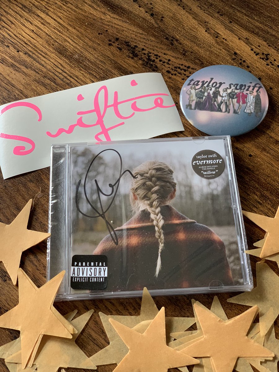 jessica_parks's tweet photo. Contest time! Like, share and comment on this post to be entered, open internationally. Extra entries for liking and sharing my pinned post and tagging a friend below! Signed #evermorealbum swiftie decal and button! Must follow me. #TaylorSwift #redtaylorsversion #TaylorsVersion https://t.co/QnVTfdLk6I