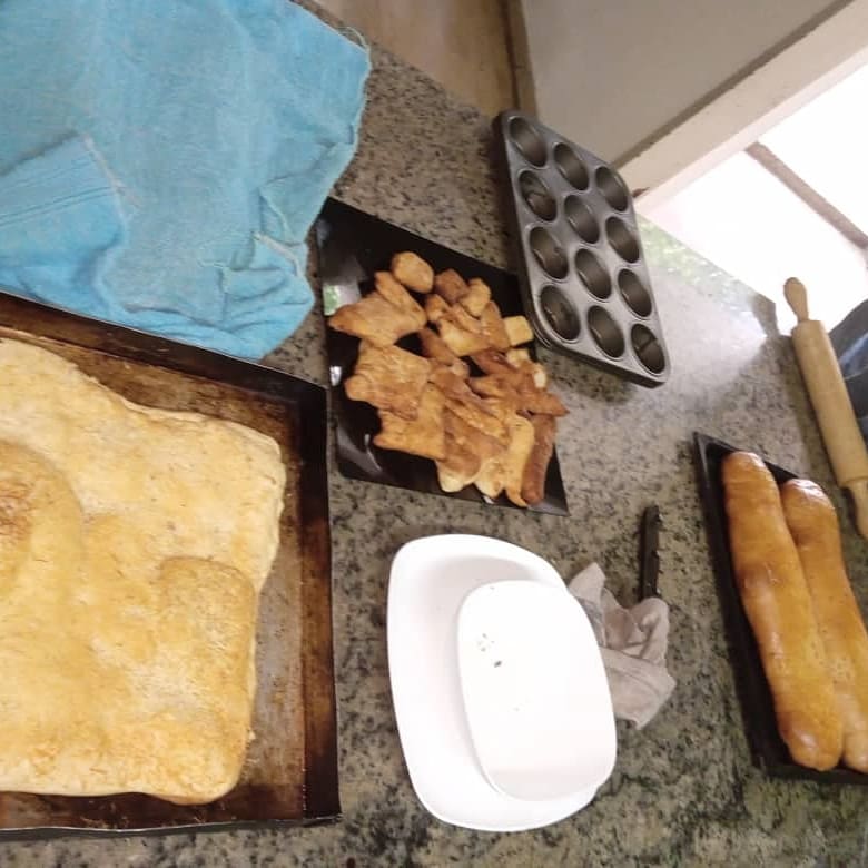 ChamosDPatria's tweet photo. Como parte del proceso de capacitación que la FNNADC ofrece a las adolescentes del Centro Integral Belén San Juan, hoy las madres recibieron su certificado de curso de panadería que estuvieron realizando durante dos meses, con la participación de algunas personas de la comunidad. https://t.co/tvVN3aBSib