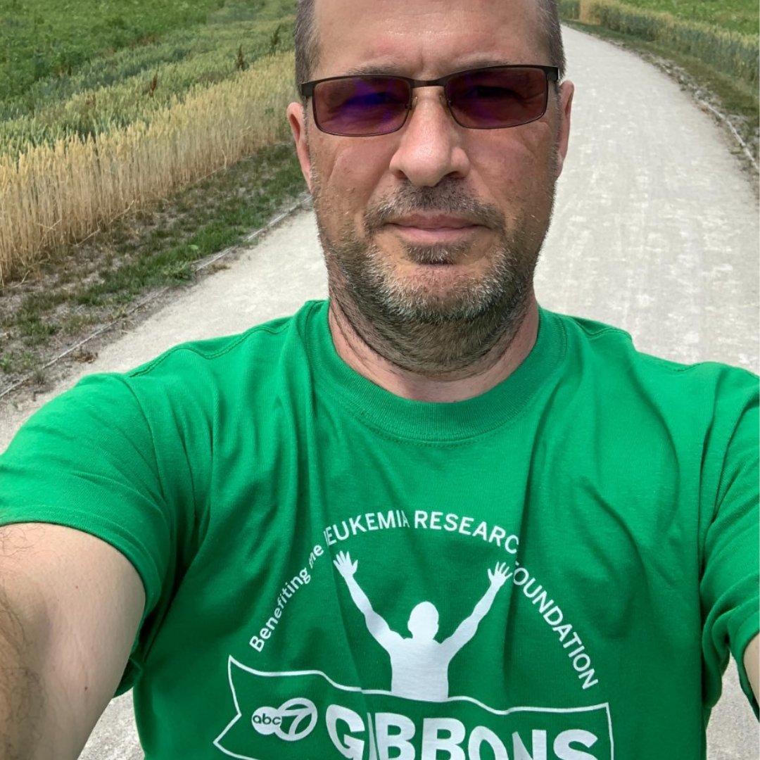LeukemiaRF's tweet photo. Another blood cancer survivor in their ABC7 Gibbons Virtual 5K Run and 3K Walk shirt! Thanks for supporting our run/walk, Brian V. Send your photos to arleen@lrfmail.org.
#conquerbloodcancers #gibbons5k #togetheritispossible https://t.co/Fk2ND2wBpR