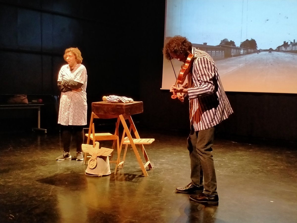 Brillant interpretació de Ruhe! per part de la <a href="/ciadebello/">deBeLló</a>  al @teatrescorxador de la <a href="/paerialleida/">Ajuntament de Lleida</a>. Emocions a flor de pell recordant els deportats de #Lleida als camps nazis. <a href="/MiquelPueyo/">Miquel Pueyo</a> <a href="/scastrobay/">Sandra Castro 🎗</a> <a href="/amauthausen/">Amical de Mauthausen</a> <a href="/DemdLleida/">DEMD Lleida</a> <a href="/Grup_MH_CEL/">Grup_MH_CEL</a> <a href="/mhateneulleida/">mhateneulleida</a> <a href="/MhPonent/">CoordinadoraMHPonent</a> <a href="/CECS12/">CECS</a>