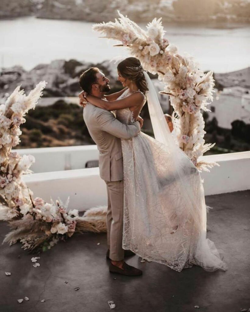 JUST MARRIED // Congratulations to our beautiful #GLBride @about.desiree who just celebrated her wedding in Greece ✨ @tali__photography #GaliaLahav #GLGala instagr.am/p/CQUJZgMJPPi/