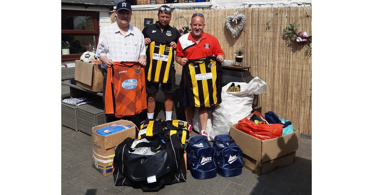 Hornets Club Together To Support Football In Africa
hebburntownfc.com/news/hornets-c…