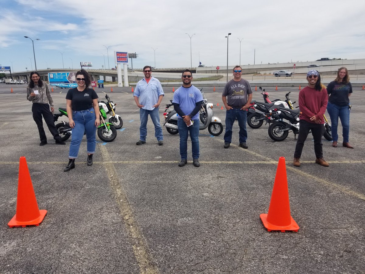 EAScooters's tweet photo. Congratulations to our past year of Basic Rider Course graduates!! #msf_usa #motorcycle #motorcyclelicense #basicridercourse https://t.co/pmYKbzjbAY