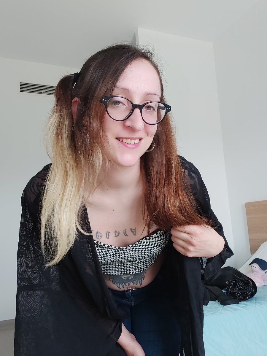 VengerScat's tweet photo. https://t.co/CVjnbXbhxp
Cliquez, donnez, likez, commentez, partagez pour me soutenir !
#crowdfunding #couture #help #needhelp #soutien #scatvenger #crafts #entrepreneurs #aide #cagnotte #utilite #tattooedgirl #tattooedwoman #piercedgirl #tattoo #tatouage #piercedgirl #beautiful https://t.co/Nr0nhHhTw9