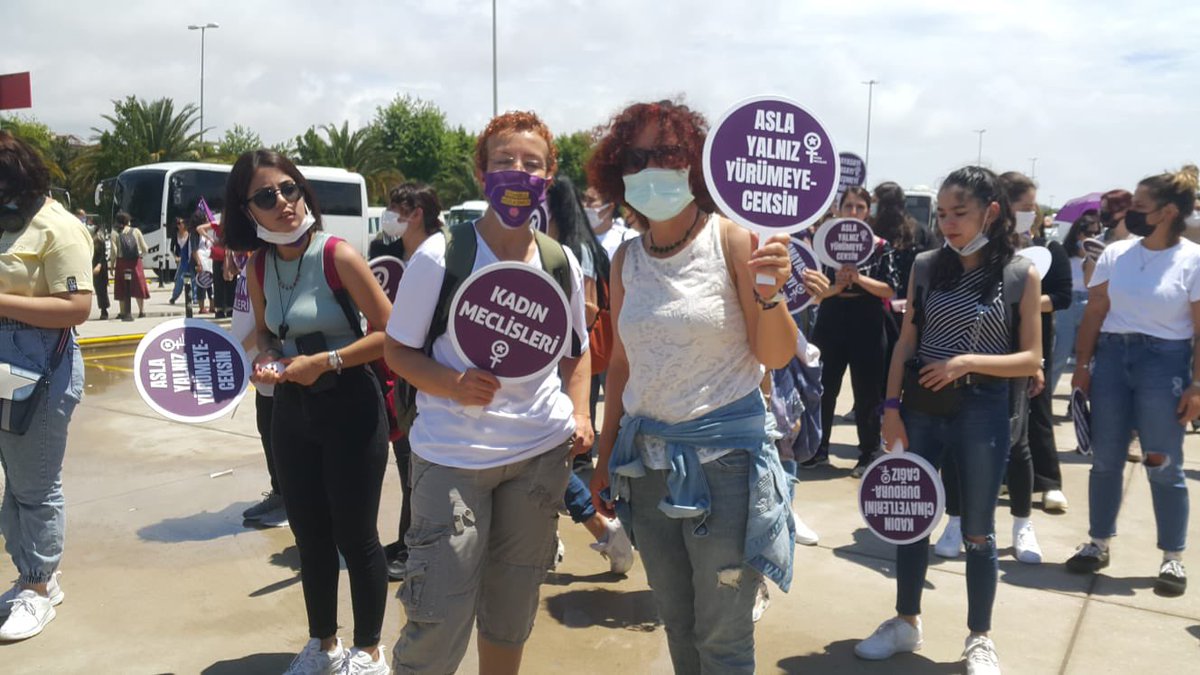 Haklarımızdan da Hayatlarımızdan da #Vazgeçmiyoruz Anayasayı, Yasayı, Sözleşmeyi uygulatmak için bugün hep birlikte Maltepedeydik✌🏻💜 #yalova <a href="/KadinCinayeti/">Kadın Cinayetlerini Durduracağız Platformu</a> @kadinmeclisleri