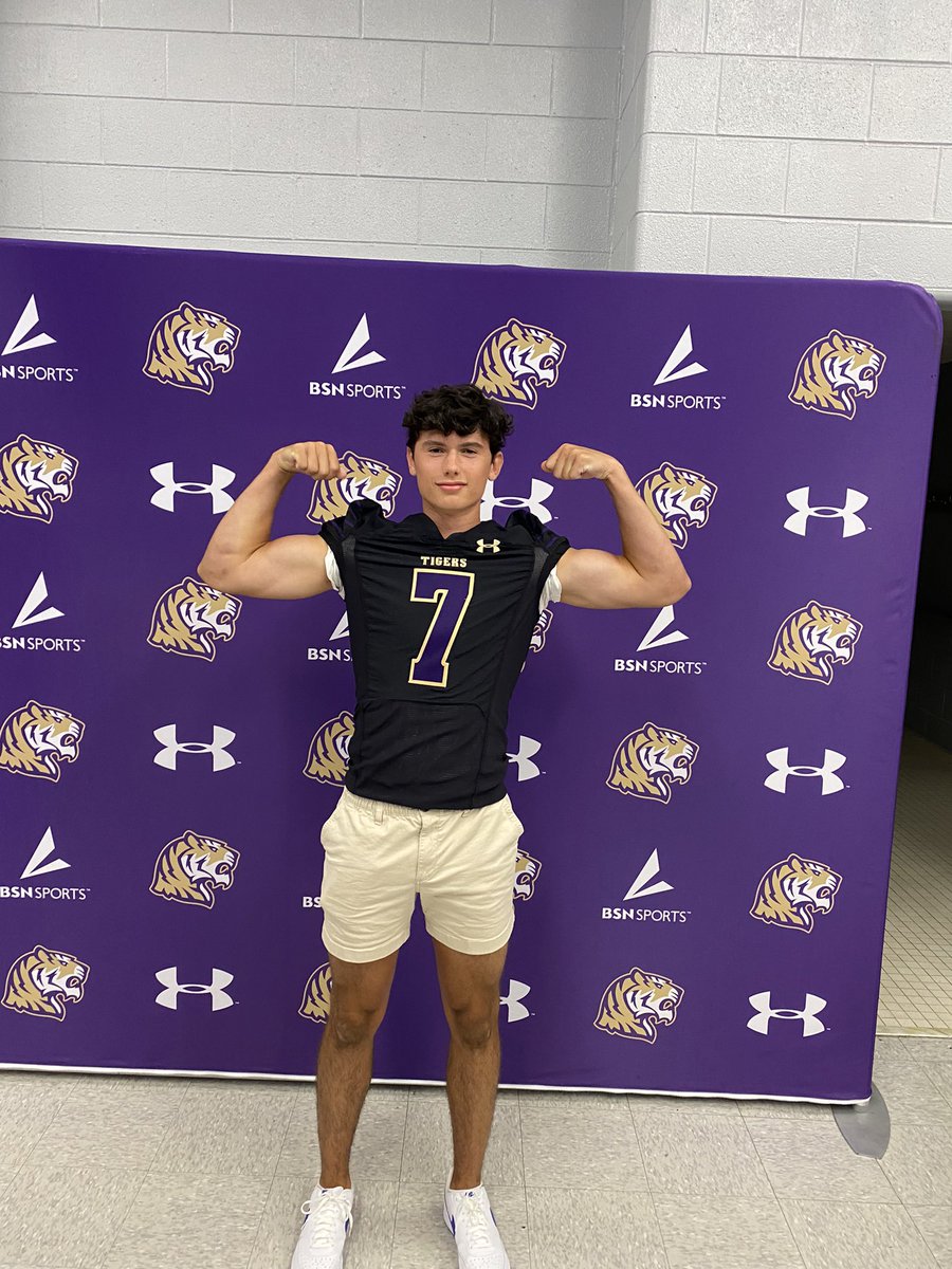 MitchWoodard_7's tweet photo. Thank you @SewaneeFootball for a great Junior Day visit! Had a great time! @YSR_CoachRundle @c_crowley15 @coach_Menefee @RICO_WALLACE @Seanharrison66 https://t.co/DBXhqIWQr7