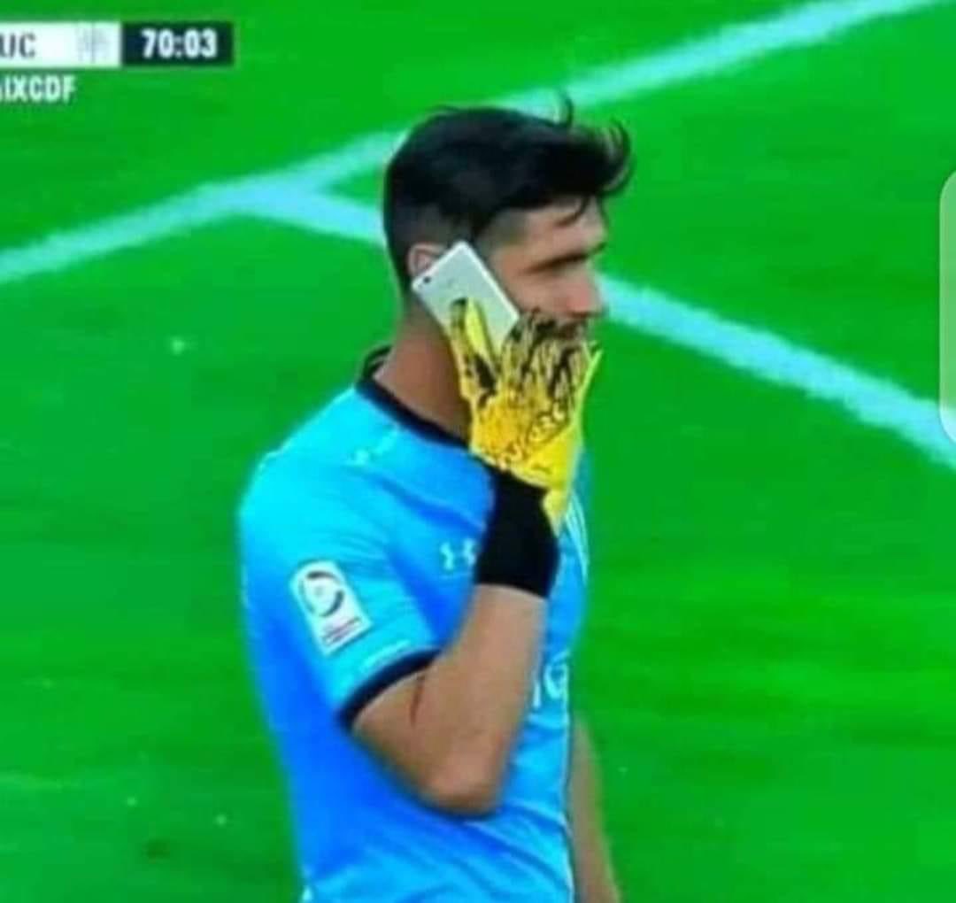 “I will call you back babe, Spain are attacking in my box. Oh never mind, it’s just Morata on the ball, carry on.”