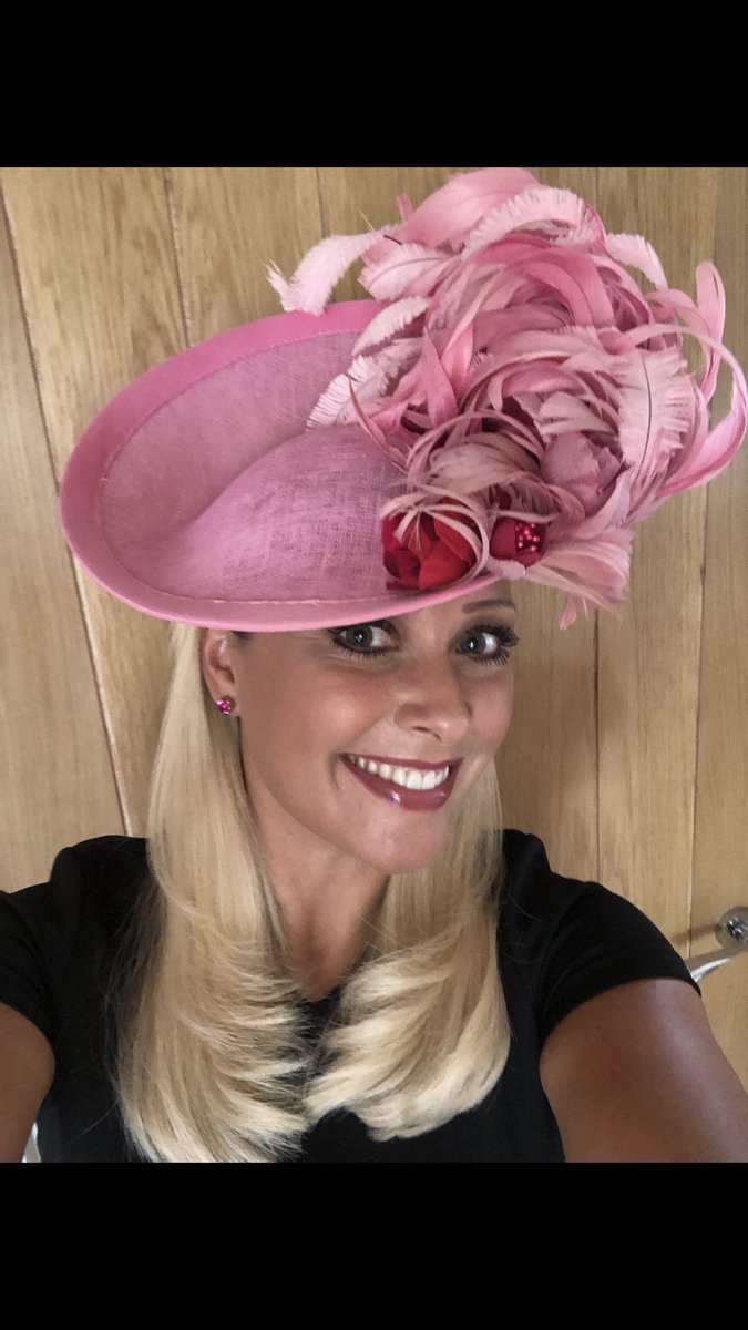 HannahKelly23's tweet photo. Lovely day with lovely people 💕💕 @ianwilliamsraci https://t.co/KKGFuccZ5C