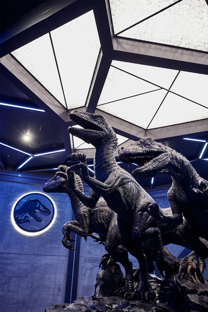 UniversalORL's tweet photo. Tag your raptor pack! https://t.co/JEFzLRcMgE