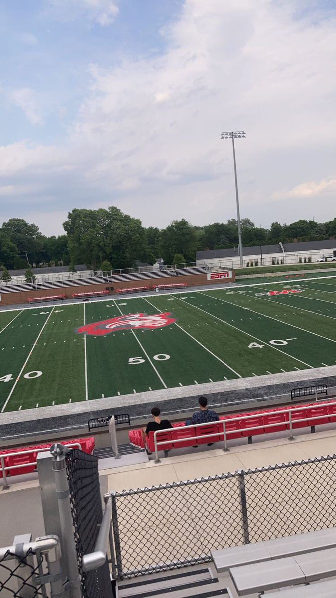 Had a great time competing at the <a href="/IndWesleyan_FB/">Indiana Wesleyan FB</a> camp‼️‼️It was great being coached by @CoachBeyerIWU for the day!! Had the best vert in the LB/ RB group and went 6-0 in 1 on 1 reps 💪🏽💪🏽<a href="/BronchoFB/">Lafayette Jeff Football</a> <a href="/IndianaPreps/">Indiana Preps</a>