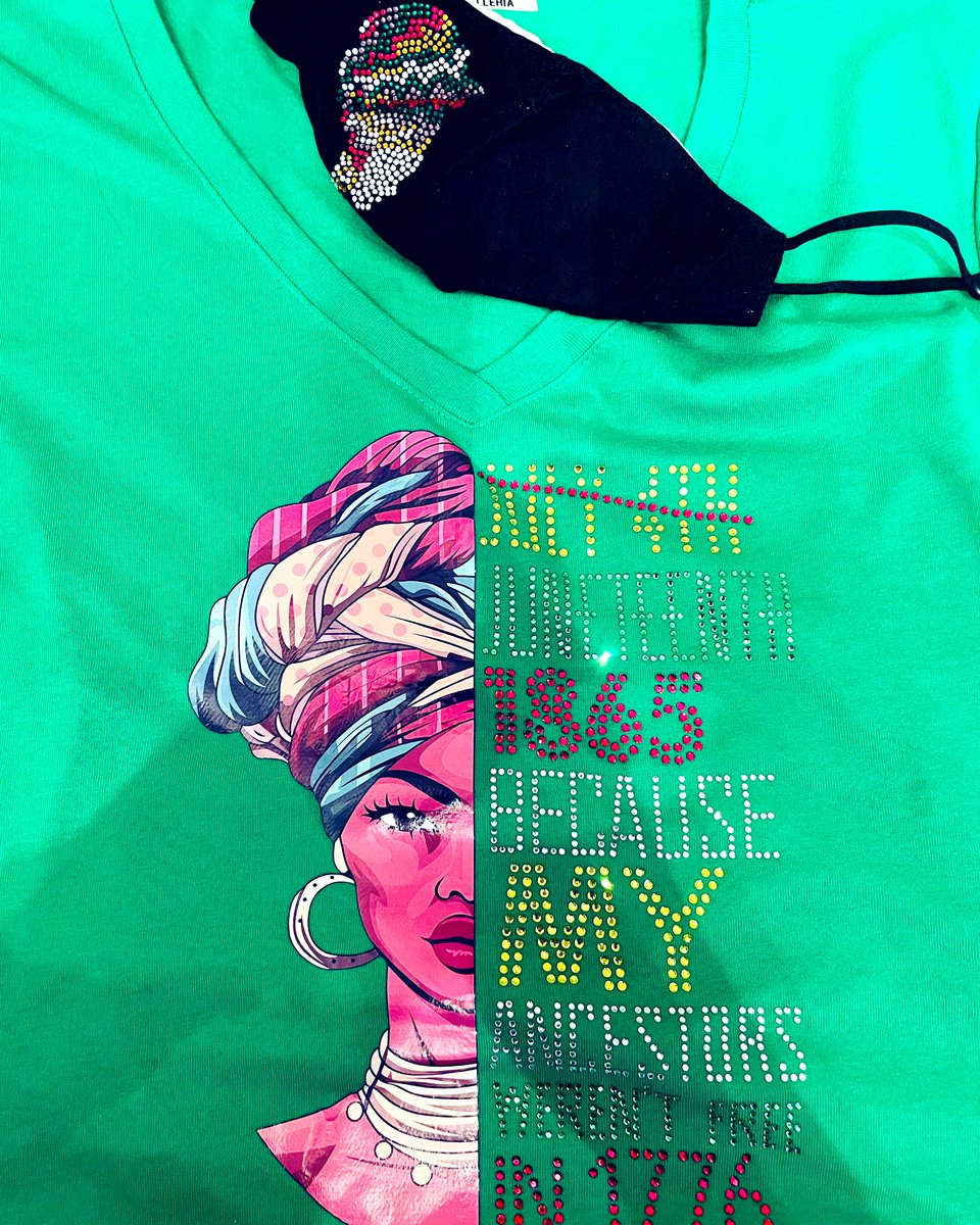 TheProfSchwartz's tweet photo. Happy #Juneteenth
#BecauseMyAncestorsWereNotFreeIn1776 #FACTS
{Custom shirt in #EmeraldGreen & mask by @nicolettesgalleria}
#BuyBlack #BuyCustom
#BlackWomenSupportingBlackWomen #IotaPhiLambda @EPhi2016ipl https://t.co/tn3HcOTVb3