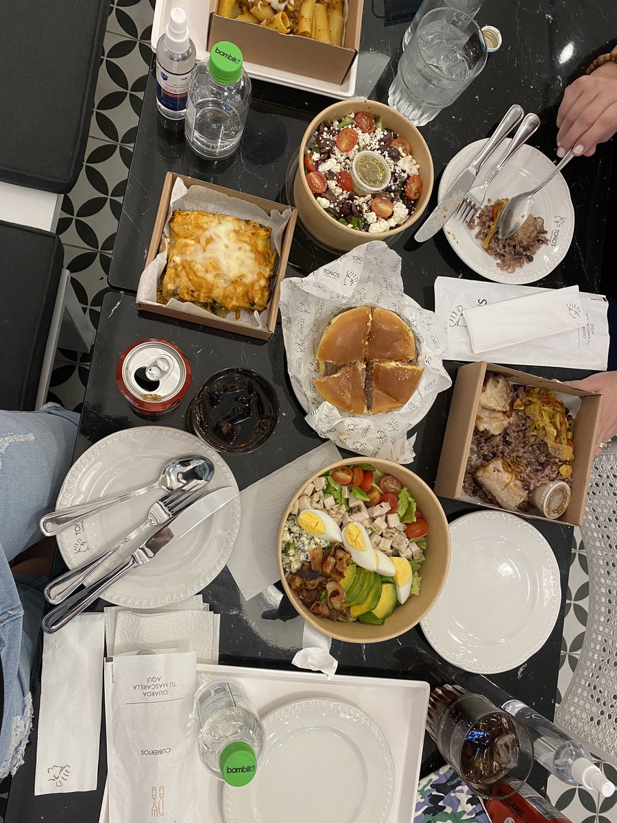 Sarahrosasarias's tweet photo. Es que todo esta delicioso en Toños Cafe Bakery! Para los que amamos el Café! mas que un cafetería es una experiencia! Comida deliciosa. Además de que puedes tomar el mejor y más premiado café panameño! #CafeGeisha y con lluvia todavía más rico🙃 https://t.co/bcFet4bgZa