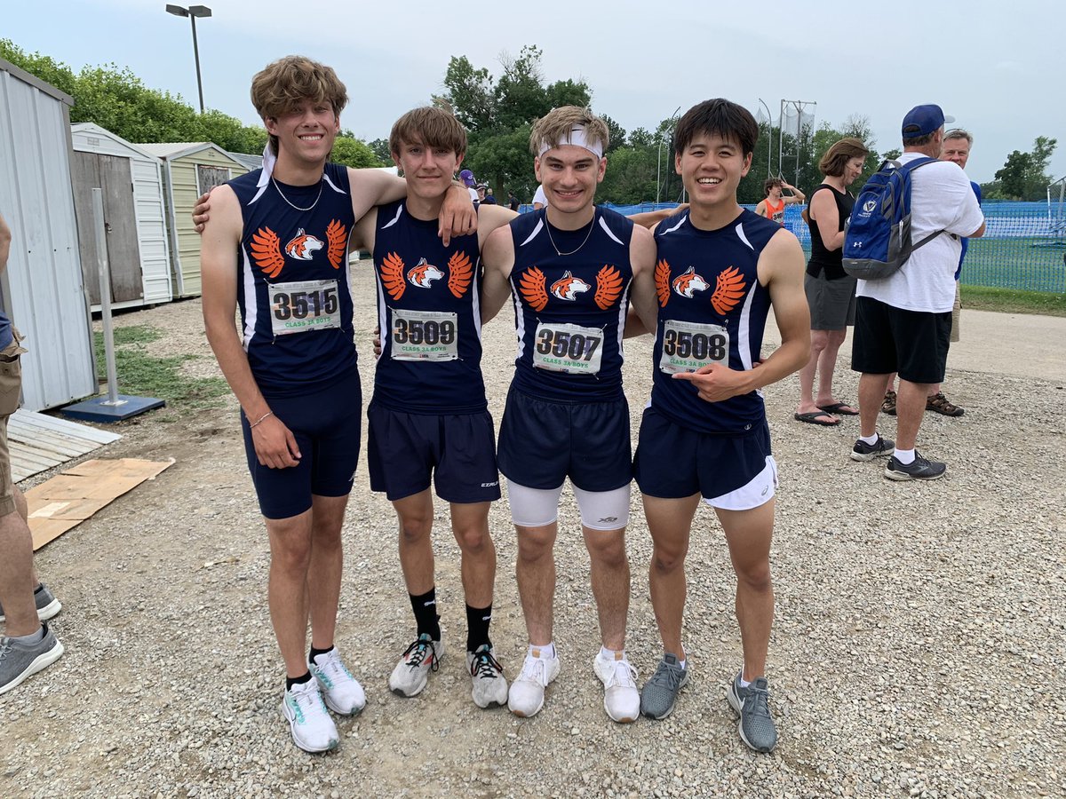 Coach_Arthurs90's tweet photo. 🔵🟠🐺🔵🟠 ALL-STATE HUSKIES!

4x200 PLACES 9th!

Carson Marlar

Andrew Li

Henry Young

Nathan Jacobs

#TOGETHER https://t.co/BXsINCWRWa