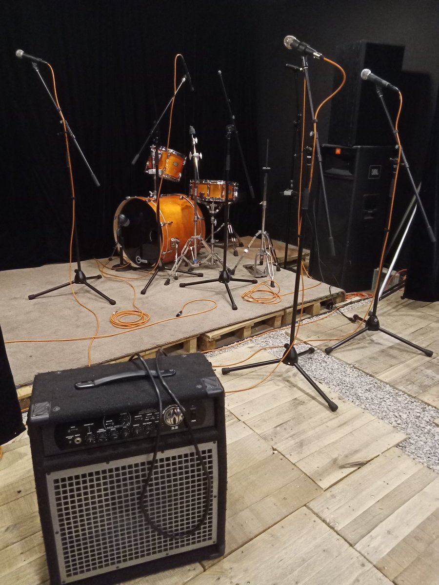 pieza_estudios's tweet photo. #evento #concierto
Tarde de #beatlemanía con
@MorsaBeatles en concierto de cierre del Taller sobre @thebeatles 🎶🙏🏽🙌🏽
🎛️ @knulillo
🎧 @ache_ramos
Atendemos shows y eventos especiales en alianza con el Foro @terminalcoyoacan
Pide informes por DM y al 5540386581📲
#audioenvivo https://t.co/c7udknDmYt