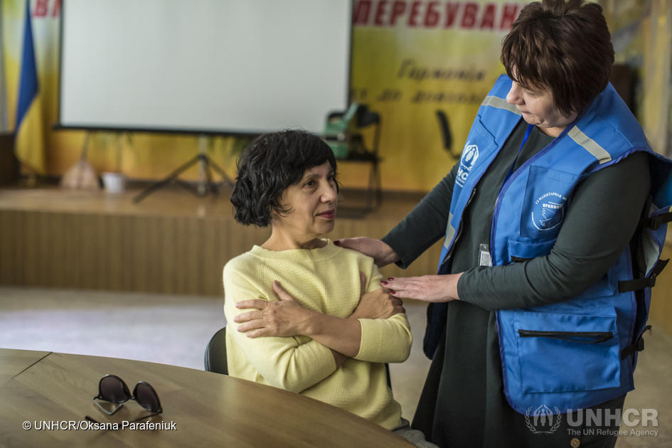 Refugees's tweet image. The wait is over. It's #WorldRefugeeDay!

Fighting a pandemic or helping communities, refugees have been there every step of the way.

Let's show up for them today and everyday. Because together, we can achieve anything.