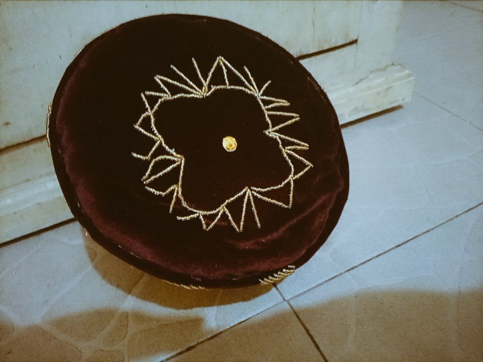 iam_micbright's tweet photo. It's the attention to details for me #BeadedCap #Handmade https://t.co/AfDrehMfkB