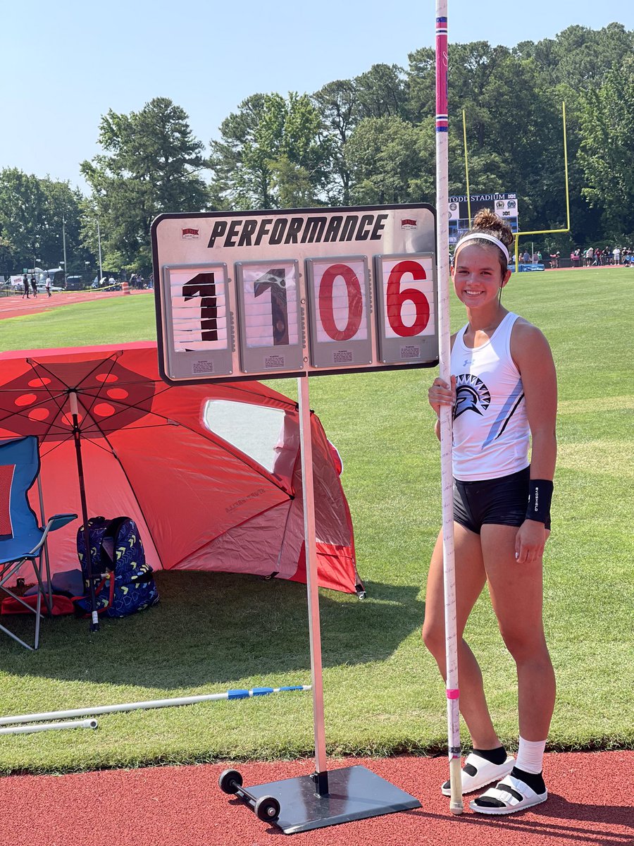 CosbyAthletics's tweet photo. Congrats to Sarah Schmitt for placing 2nd in pole vault at the Group 6 state track meet.  💙🖤💙🖤 https://t.co/4QlxZfnt09