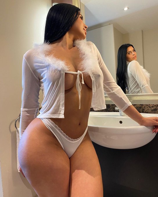 was i in your dreams last night?  https://t.co/N6DuN2ecnR https://t.co/ozPun4FVZf