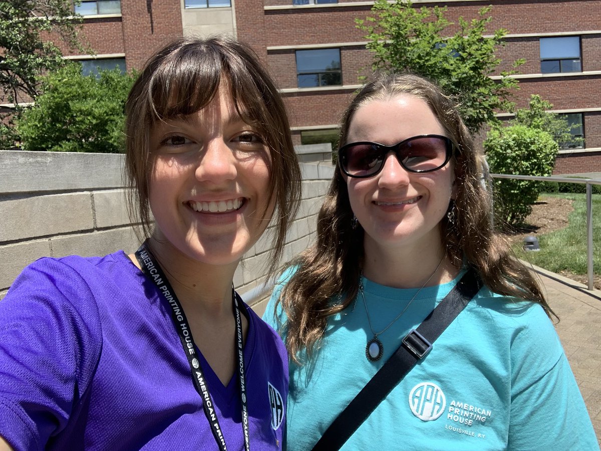 HBPrincessesPod's tweet image. This week was Spirit Week at Jess’s work. Here she is pictured outside with her friend Meg for a selfie after a company wide barbecue complete with burgers, hotdogs, and really yummy Popsicles.😊🌞🎉