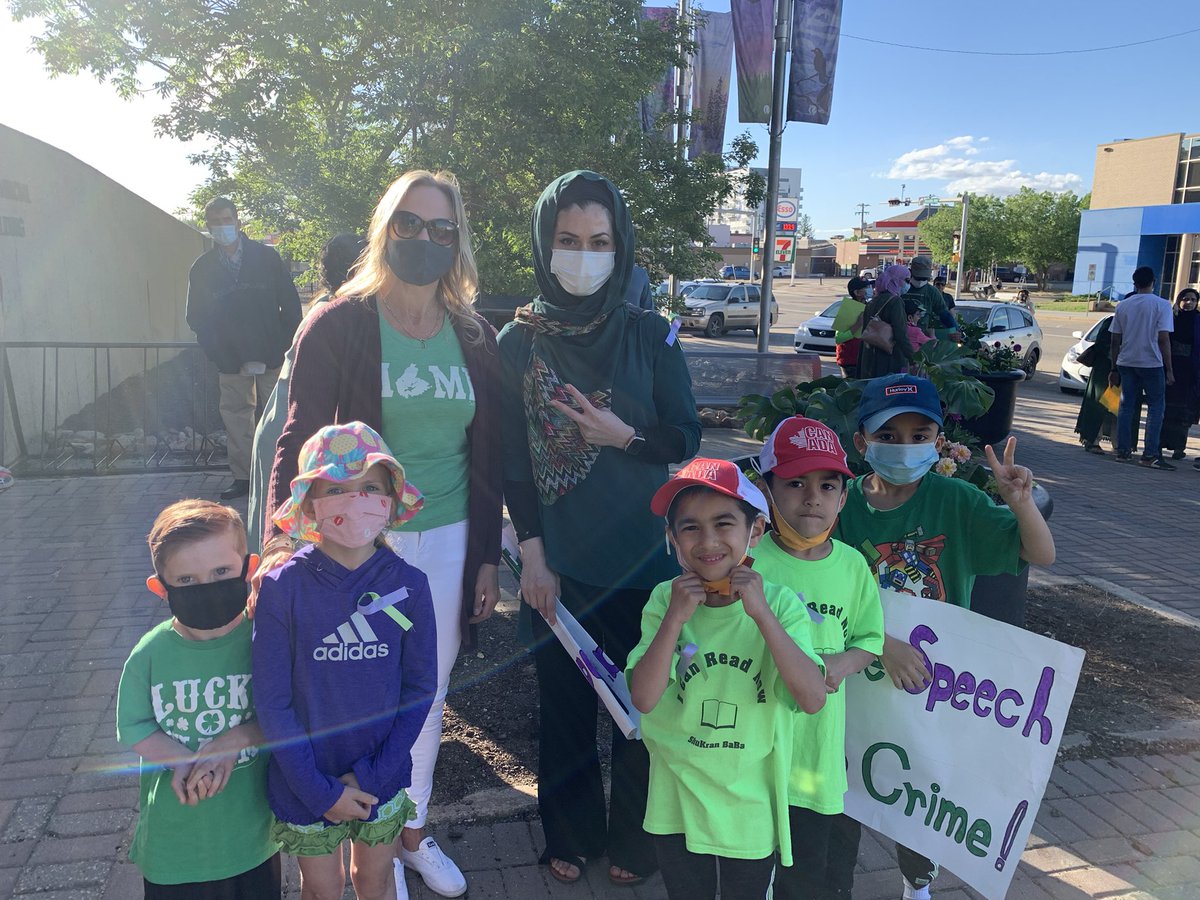 Angela Dingwell (@angeladingwell) on Twitter photo We were proud to be walking with our Muslim friends to support them and help stop islamophobia. 💚💜 <a href="/FMPSD/">Fort McMurray Public School Division</a> <a href="/FMISonthego/">FMIS</a> <a href="/DrClarkSchool/">Dr. K. A. Clark School</a> <a href="/KiranMK0822/">KiranMalik-Khan</a> We were proud to be walking with our Muslim friends to support them and help stop islamophobia. 💚💜 <a href="/FMPSD/">Fort McMurray Public School Division</a> <a href="/FMISonthego/">FMIS</a> <a href="/DrClarkSchool/">Dr. K. A. Clark School</a> <a href="/KiranMK0822/">KiranMalik-Khan</a>