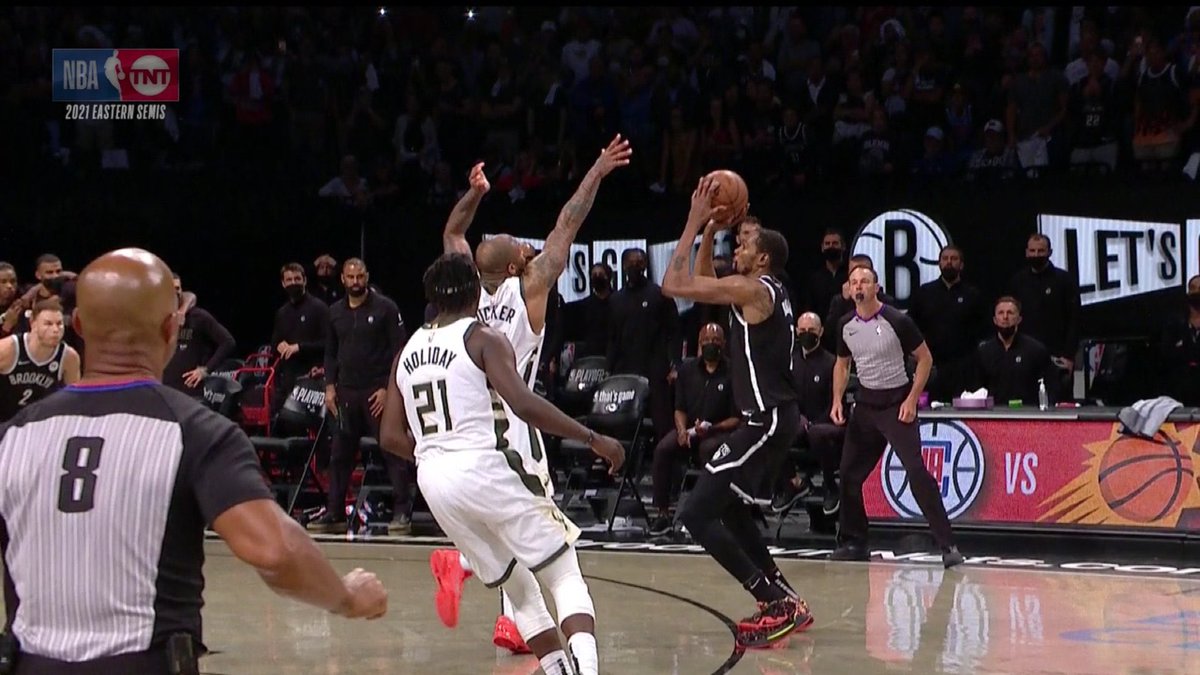 VCS TEM NOÇÃO

QUE O DURANT NÃO GANHOU O JOGO PQ ELE CALÇA 56 E NÃO 54?