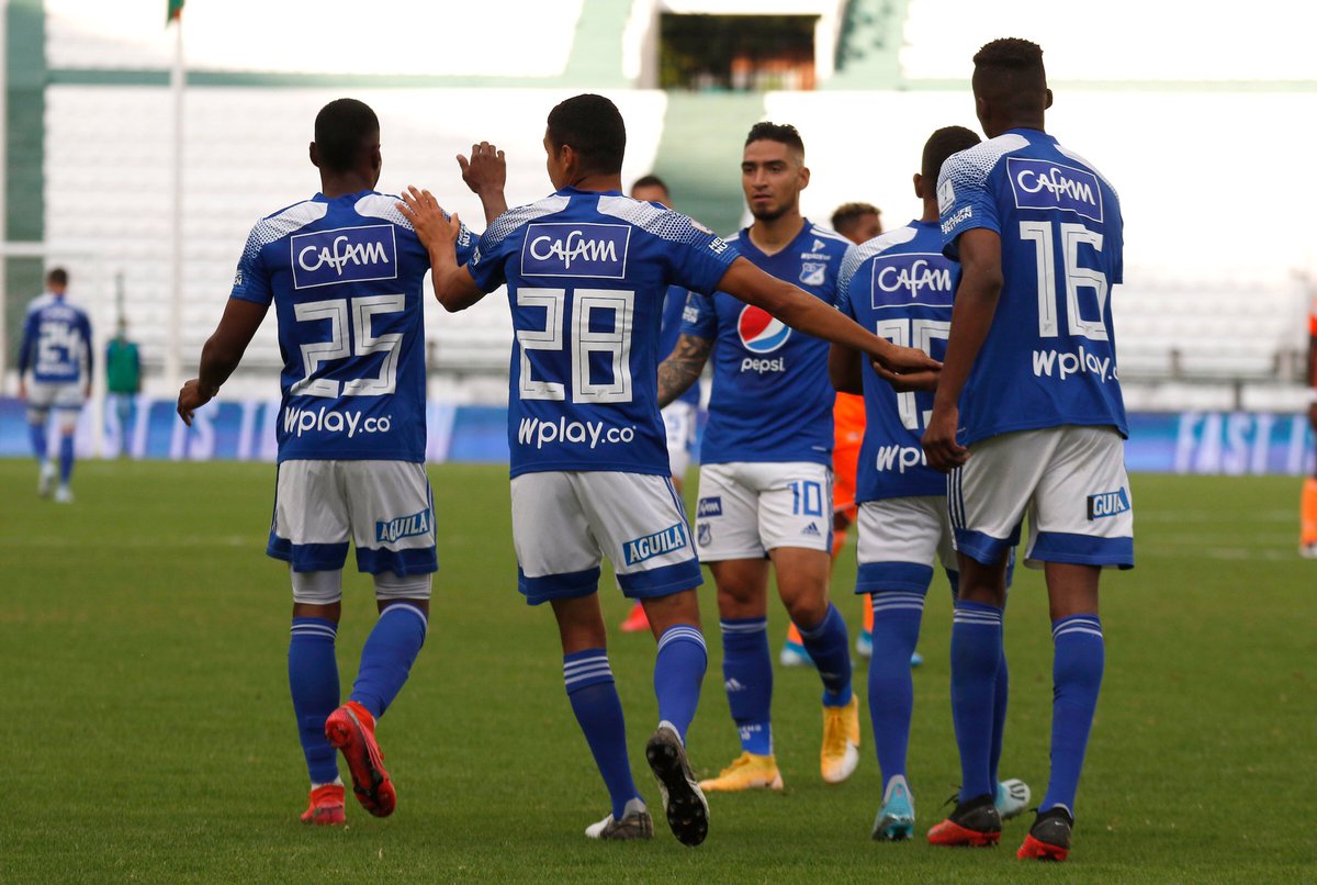 LPEmbajadora's tweet photo. Pase lo que pase mañana SIEMPRE estaremos a tu lado @MillosFCoficial 💙🤍💙… GRACIAS por hacernos vivir estos momentos y realizar esta linda campaña que estamos viviendo 🙏Ⓜ️. https://t.co/s9gljXaZuw