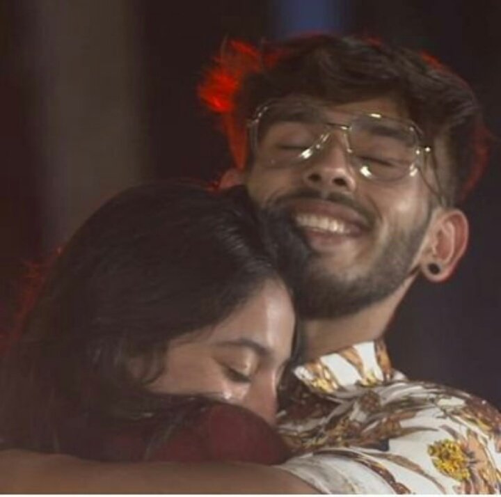 DzTanushree__'s tweet photo. Whyy These both are so cute 😭❤️ @arushichib01 @Vyomeshkoul  

#vyomeshinroadies 
VYOMESH WINNING HEARTS https://t.co/rJVfszoUUF