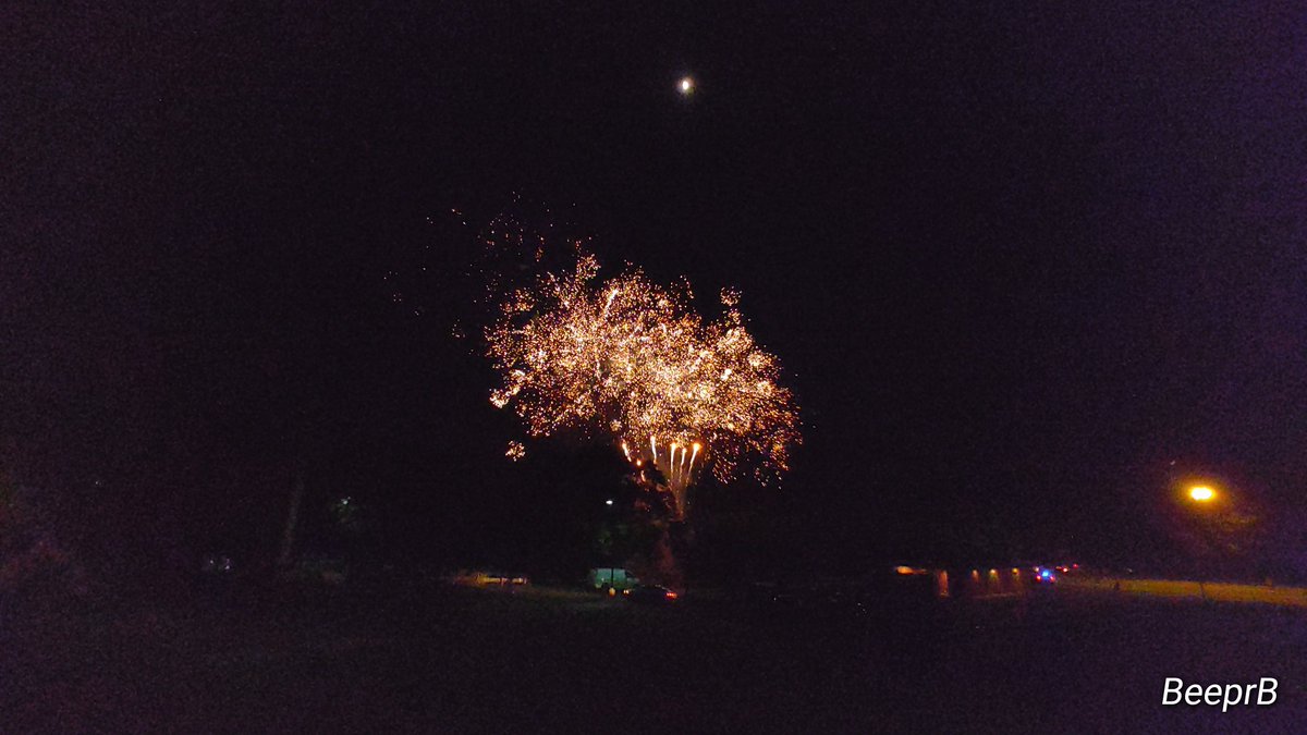 BeeprBuzz's tweet photo. I have a 10:43 min video coming that will prove the fireworks tonight were the best #Annapolis has ever seen. 

WOW! Absolutely stunning. Unique designs, all the colors, &amp; so full! 
💯👏👏👏👏

The First Annapolis #Juneteenth  2021  Parade &amp; Festival. 
@AnnapolisParade
#BeeprBuzz https://t.co/qQuOORuPgA