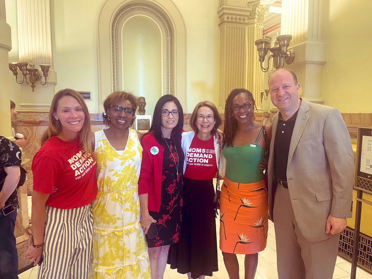 christinabklyn's tweet photo. Today, @GovofCO Polis signed 3 GVP bills that are the direct result of the hard work of legislators, activists, and survivors.
Humbled to stand with #tablemesa King Soopers employees, @MomsDemand volunteers, and survivor legislators like @Sully_720
#coleg https://t.co/XJPrRT2mL9