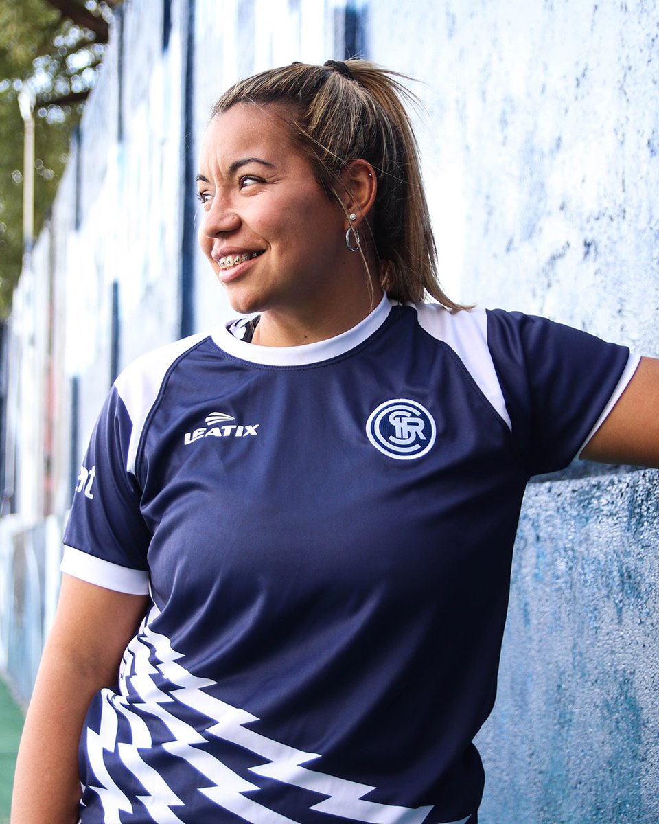 Presentamos la nueva ropa de nuestro plantel de primera femenino que es una bommmba 🔥🔥🔥😍 de la mano de <a href="/leatixoficial/">Leatix Indumentaria</a> 🙌🏼

📷 <a href="/SantiTagua/">Santi Tagua</a>