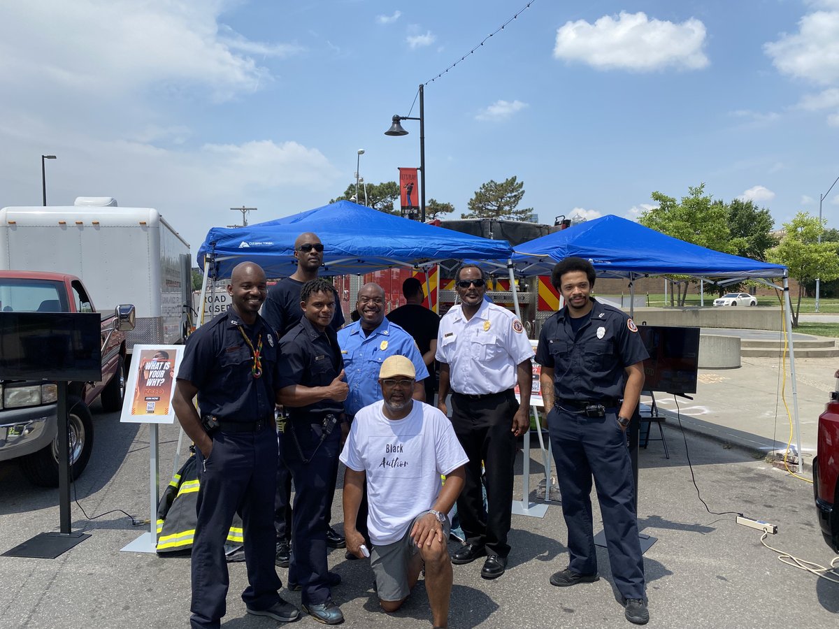 KansasCity's tweet photo. Happy #JuneteenthKCMO @kcmo @KCMOPlanning @KCMOFireDept @KCParksBoard @KCMOwater @KCMOManager @QuintonLucasKC  A number of City departments participated in the #JuneteenthKCMO festival at 18th &amp; Vine today. The Mayor and City Manager also attended. https://t.co/9kPKx8agTK