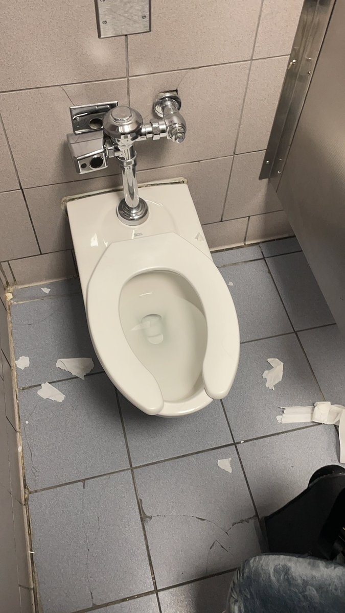 Jodi Bailey (@jodilbailey) on Twitter photo Three airports today and of course Newark is the grossest. Great flight staff but pull it together <a href="/UnitedAirlines_/">United Airlines North America - Parody</a> COVID and all, remember? Three airports today and of course Newark is the grossest. Great flight staff but pull it together <a href="/UnitedAirlines_/">United Airlines North America - Parody</a> COVID and all, remember?
