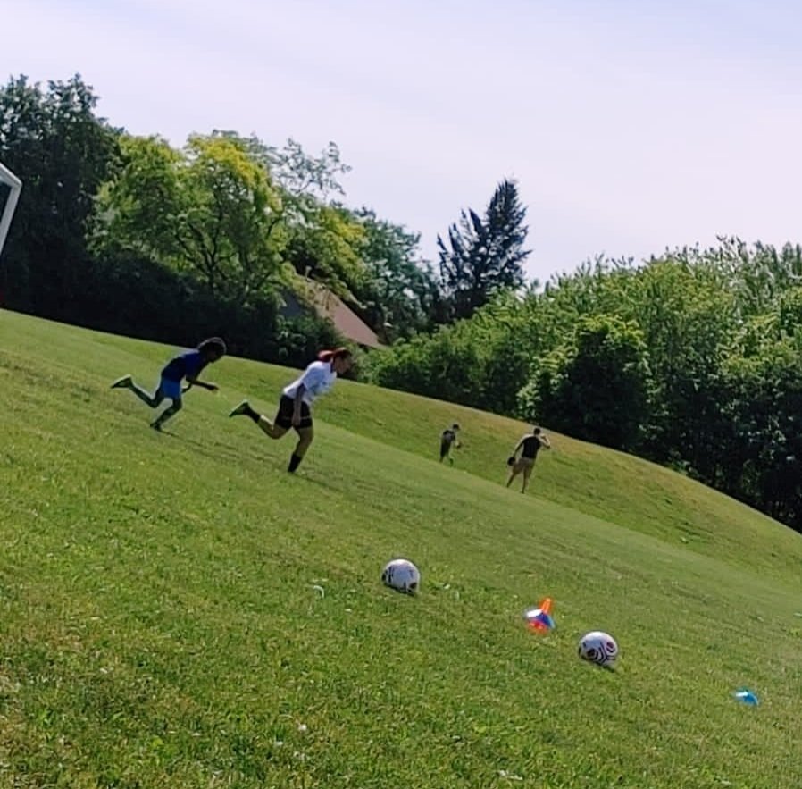 HNonis89's tweet photo. Looking to get your kids back outside and moving, look no further.  
NONI'S SOCCER SKILLZ has training sessions for all levels and ages. Contact me for more info! #training #soccer #soccertraining #Oakville #oakvillesoccer https://t.co/zWS1IJLdv7