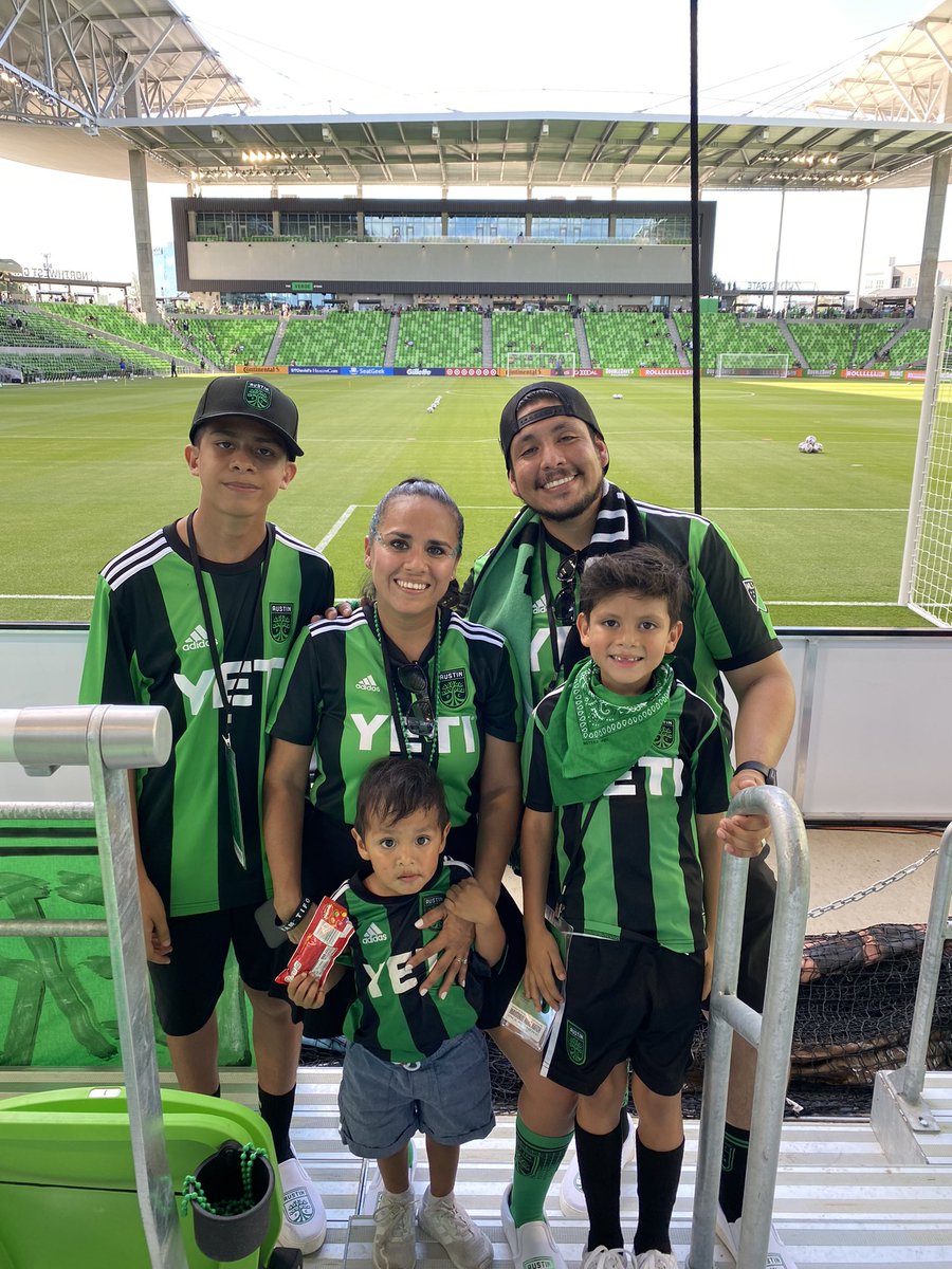 lrsaucedo89's tweet image. Ya en el estadio y listos para ganar!!!!! Vamos @AustinFC @Q2Stadium @LaMurgaATX @LosVerdesATX @AustinAnthem @AustinAnthemES @Cinco12La