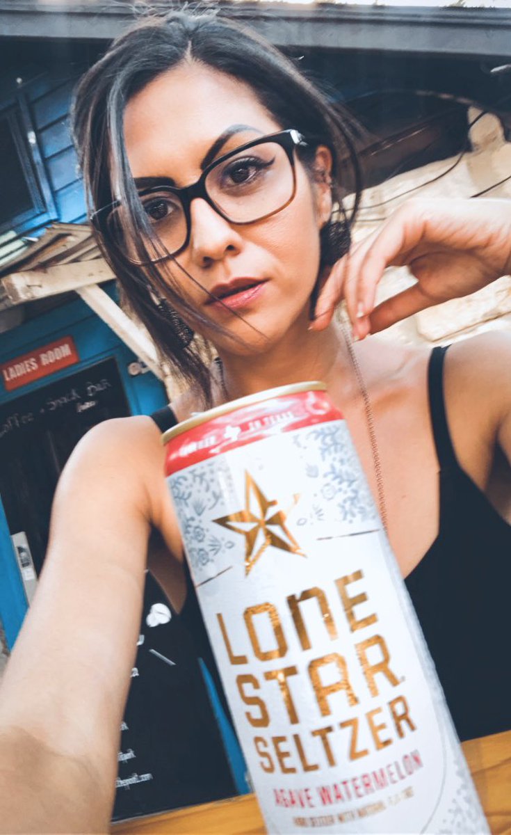 this #lonestarseltzer is saving me with this heat ☀️ thank you @LoneStarBeer , y’all got this #agavewatermelon right 👊🏽