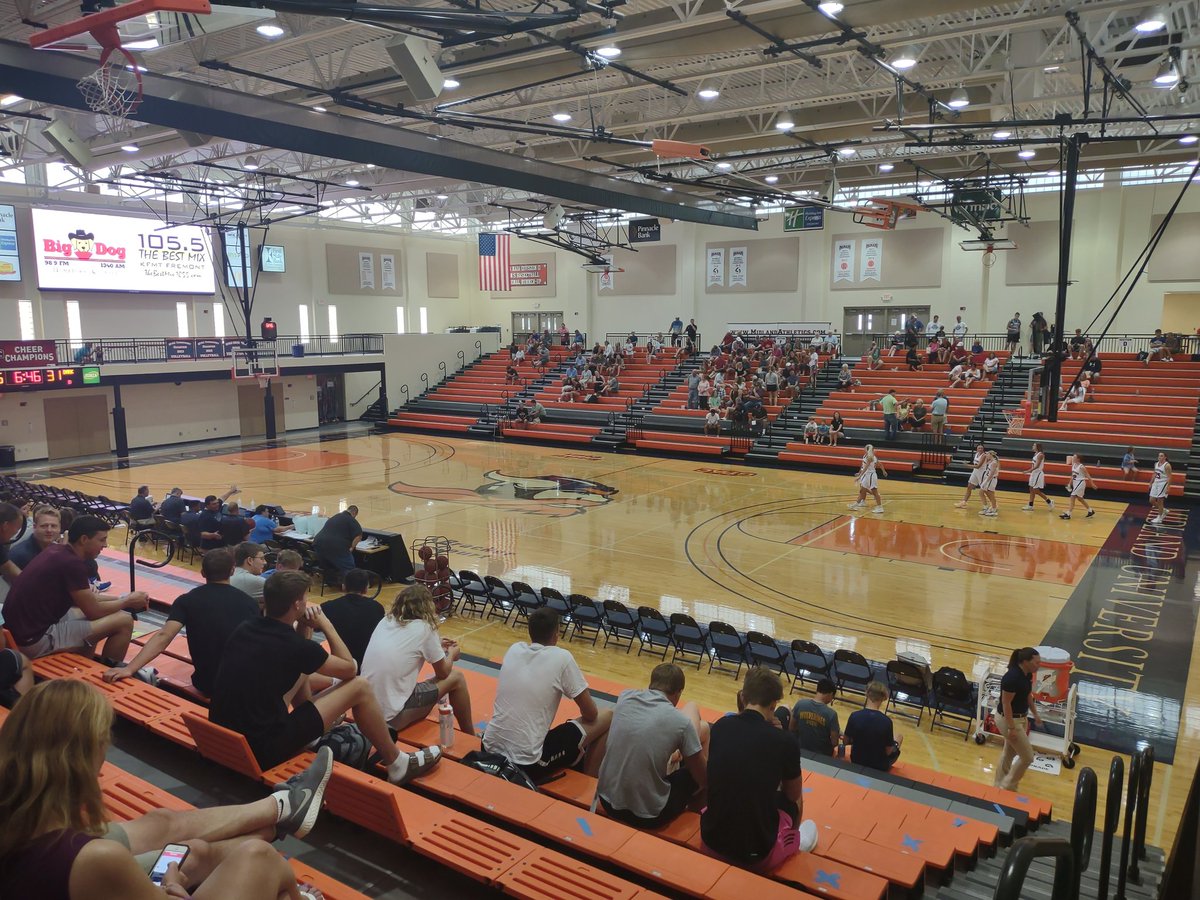 EntPubSports's tweet photo. Warrior Classic All-Star Basketball. Fort Calhoun's Abbie Anderson is on the Light squad, which leads the Dark 46-31 at the half. #nebpreps https://t.co/ikDZDLXzh2