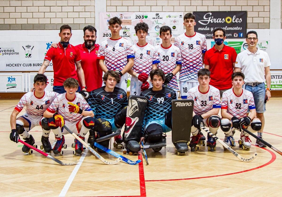 #Hockey
Mañana jugaremos por la 3 plaza ante el difícil <a href="/HockeyClubLiceo/">Hockey Club Liceo 🥬</a> después de caer hoy en un partido épico ante <a href="/ClubPAlcobendas/">Club Patín Alcobendas</a> por 2-3
A quien deseamos suerte en la Final
Muy Orgulloso del Equipo!!!
Sois Increíbles!!!!
<a href="/CDAlamedaOsuna/">Club Alameda Osuna</a>
<a href="/colegio_alameda/">Alameda International School</a>
#VamosAlamedaHockey