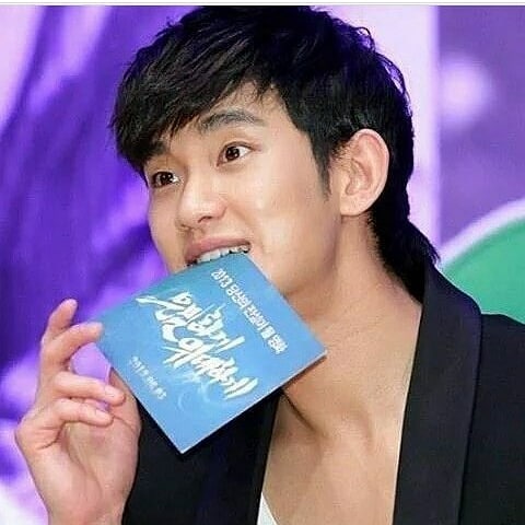 KshFacts's tweet photo. me well. The descriptions about me from everyone is a bit luxurious for me. Although I can’t say that I did not put in my full efforts, but I also can’t say it’s all due to my efforts. But «#SecretlyGreatly»,as to “Kim Soo Hyun” this actor,in certain aspects I have put in all ⏬ https://t.co/rNNjxCus6J