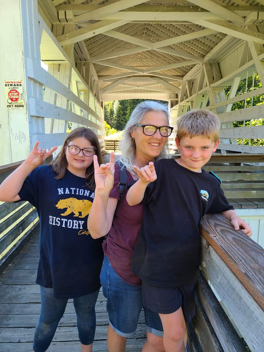 AVIDCoyotes's tweet photo. Mrs. Morici, Cole Bruce &amp; Eva Castle at a covered bridge in Oregon spreading Coyote spirit! #WeAreSnowline #livelovesummer #PinonHillsLovesYourFace https://t.co/bPVXTpYjRg