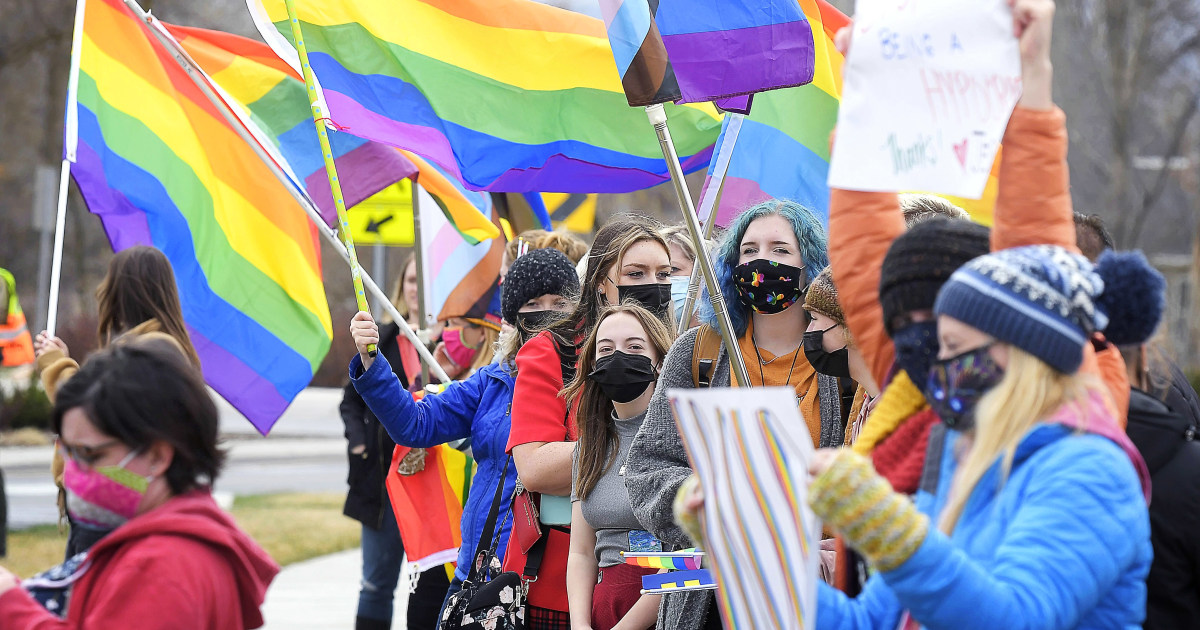 College_Experts's tweet photo. Education Department says Title IX protects LGBTQ students https://t.co/brfGgTdNR9 #college #collegetalk #LGBTQ #TitleIX #education #Highered #educhat #highschool #parenting #collegenews #edchat https://t.co/XhivSsNdNB