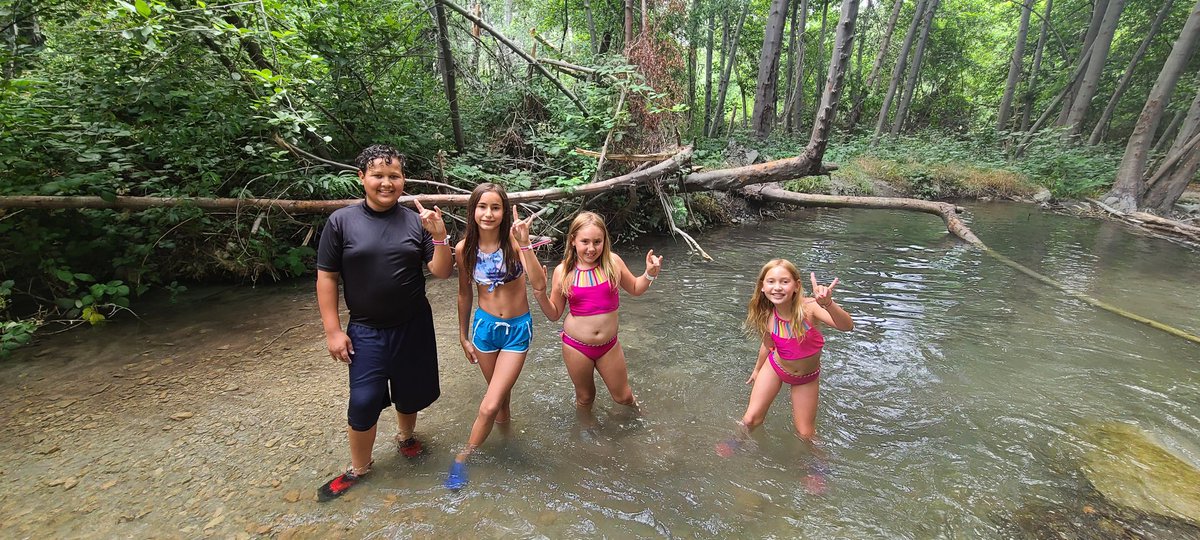 AVIDCoyotes's tweet photo. Jay Marshall and the Lemire sisters spreading Coyote Spirit at Mountain Lakes! #PinonHillsLovesYourFace #livelovesummer #BetterTogether https://t.co/Fc4Mb97PFD
