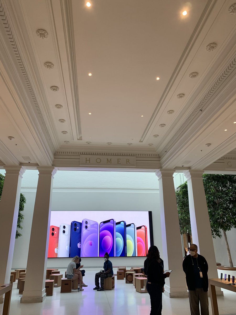 lindamania0420's tweet image. #applecarnegielibrary カーネギー図書館に併設されたアップルストア
美し過ぎる