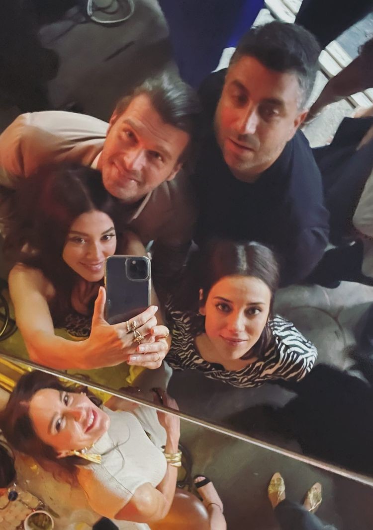 KT_Fans's tweet photo. #KıvançTatlıtuğ #KivancTatlitug #BasakDizerTatlituğ 
❤Kivanc&amp;Basak TATLITUG❤ with #CansuDere #EceSukan #keremÇatay from #UluçBayraktar wedding #AlaraulUcbayraktarWedding
posted by #BasakDizer in Instagram story https://t.co/iZPPbWPcAs