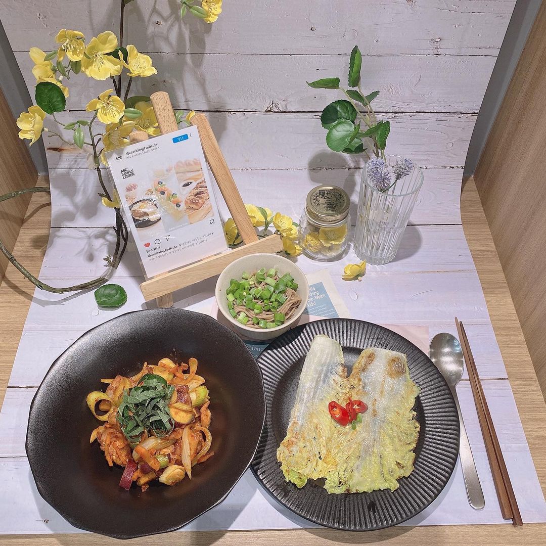 🧡 Jaewon Instagram Update - 20/06/21

'🇵🇹 #InstitutoCulinária #Umavezporsemana #GalinhaGrelhadaPicantedeChuncheon #Makguksu 

🇬🇧 #CookingInstitute #Onceaweek #ChuncheonSpicyGrilledChicken #Makguksu'

#이재원 #李在元 #LeeJaewon #Jaewon #LeeStyle