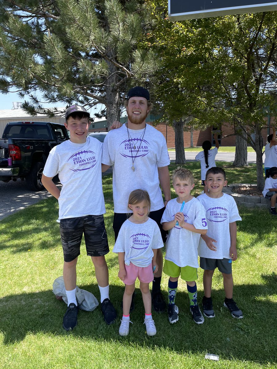 jeffguthrie19's tweet photo. Awesome camp today! Thank you to everyone who made this possible! Can’t wait to do it again next year! https://t.co/A19mUS5UFe