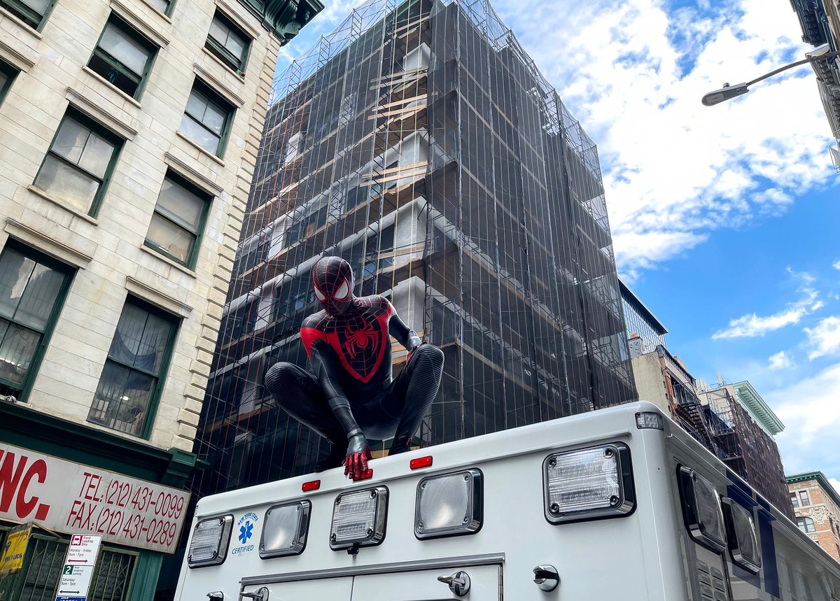 CosPlayNay's tweet photo. Not all heroes wear capes

📸: @realcindymoon 

@Marvel @insomniacgames @PlayStation 

#milesmorales #spiderman #spidermanps4 #spidermanps5 #begreater #Beyourself #spidermannowayhome https://t.co/iyByqI9OAn